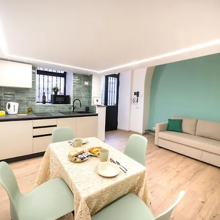 Casa Trinakie דירה *