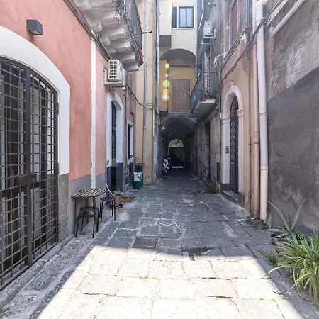 Casa Trinakie * קטאניה